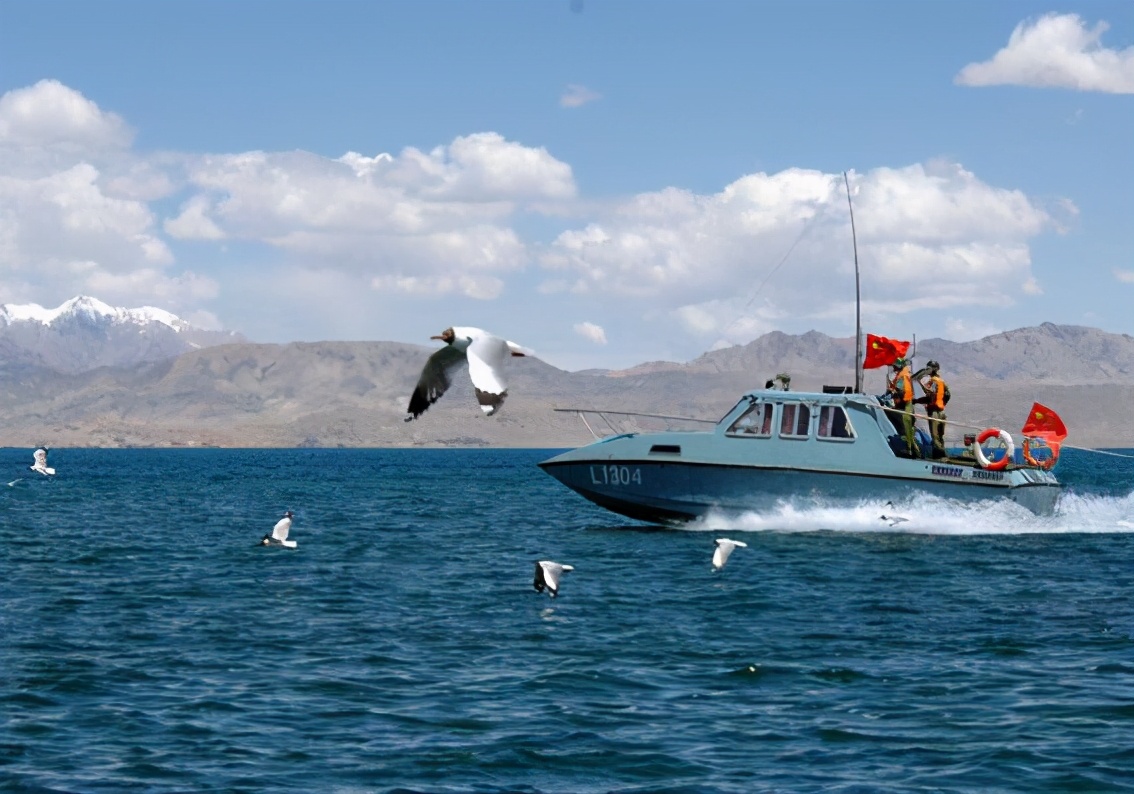 来意不善！印度国内局势逐渐失控，莫迪增兵班