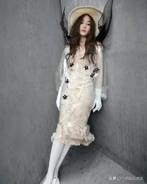 迪丽热巴的“丝袜腿”不是一般人能拥有，难怪那么多人喜欢她