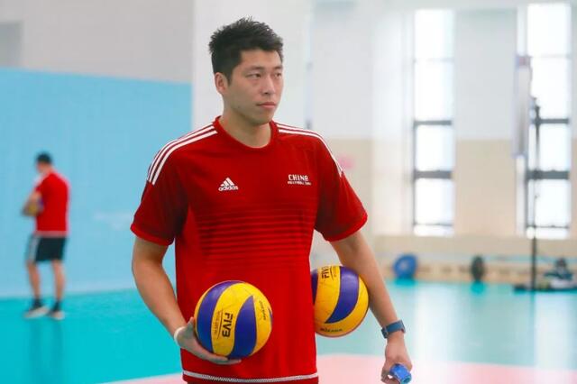 郎平最佳接班人出炉！比安家杰稳，有20年执教经验，是郎平老友