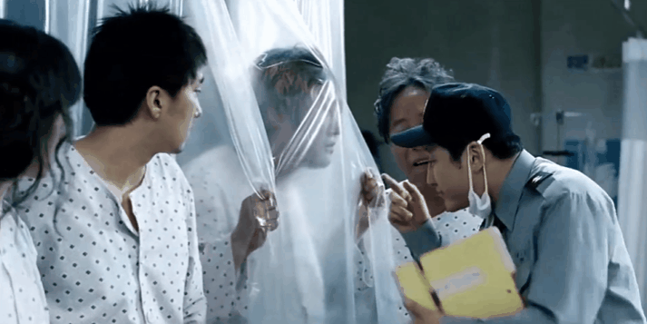 变异怪兽伤人，竟是甲醛害的？《汉江怪物》揭