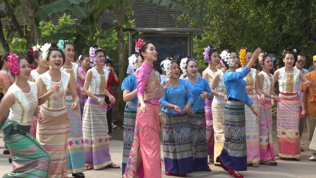 如哩金湾！乐堡啤酒联手取水少女选拔大赛，云过泼水节