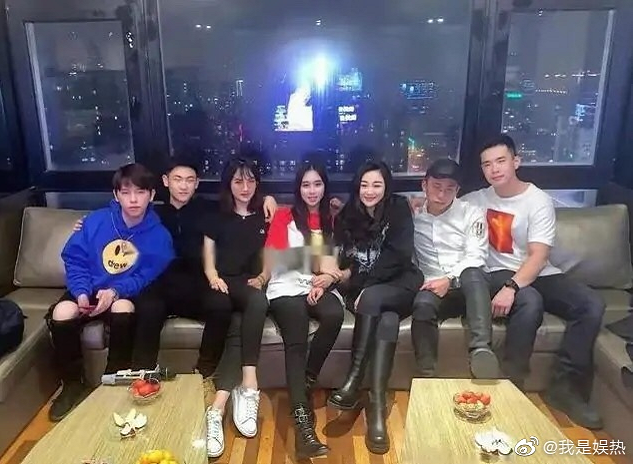 赌王幼女何超欣麻省理工毕业后将去清华深造，