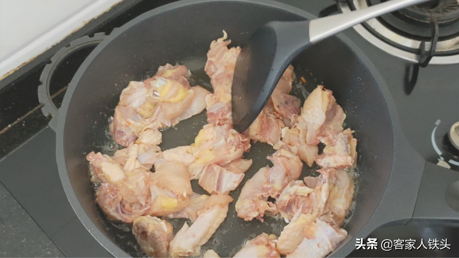 过节吃鸡？不要再白切了，教你一个喷香又美味的吃法，好看又下饭