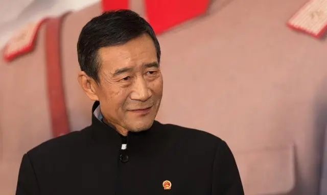 真不想他们老去，这9位大咖都老了，最大的71岁