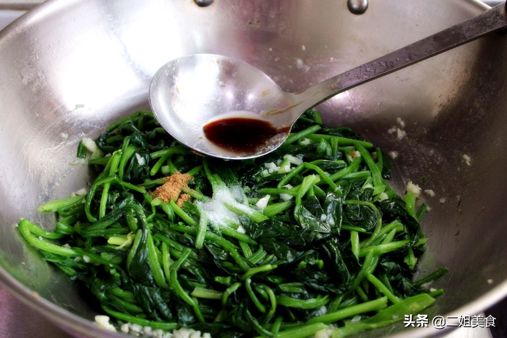 大厨告诉您做菜时先放盐还是后放盐，做啥菜都好吃 | Foodlife