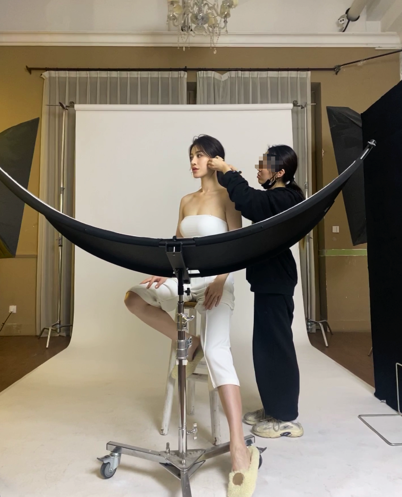 刘翔前妻葛天晒近照，30岁不惧高清怼脸，S型身材堪比芭比