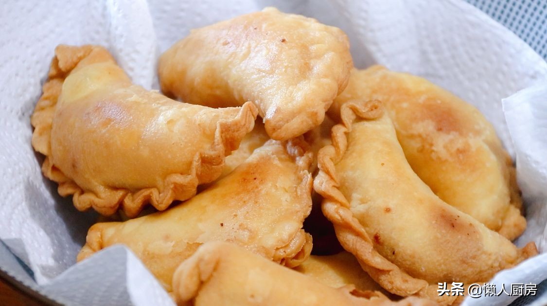 過年做這道小吃，包滿花生餡，寓意錢包滿，是招待客人必備的食品