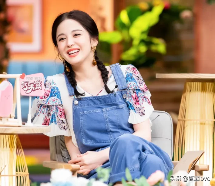 不愧是张翰最美前女友，娜扎穿上无痕衣那刻，