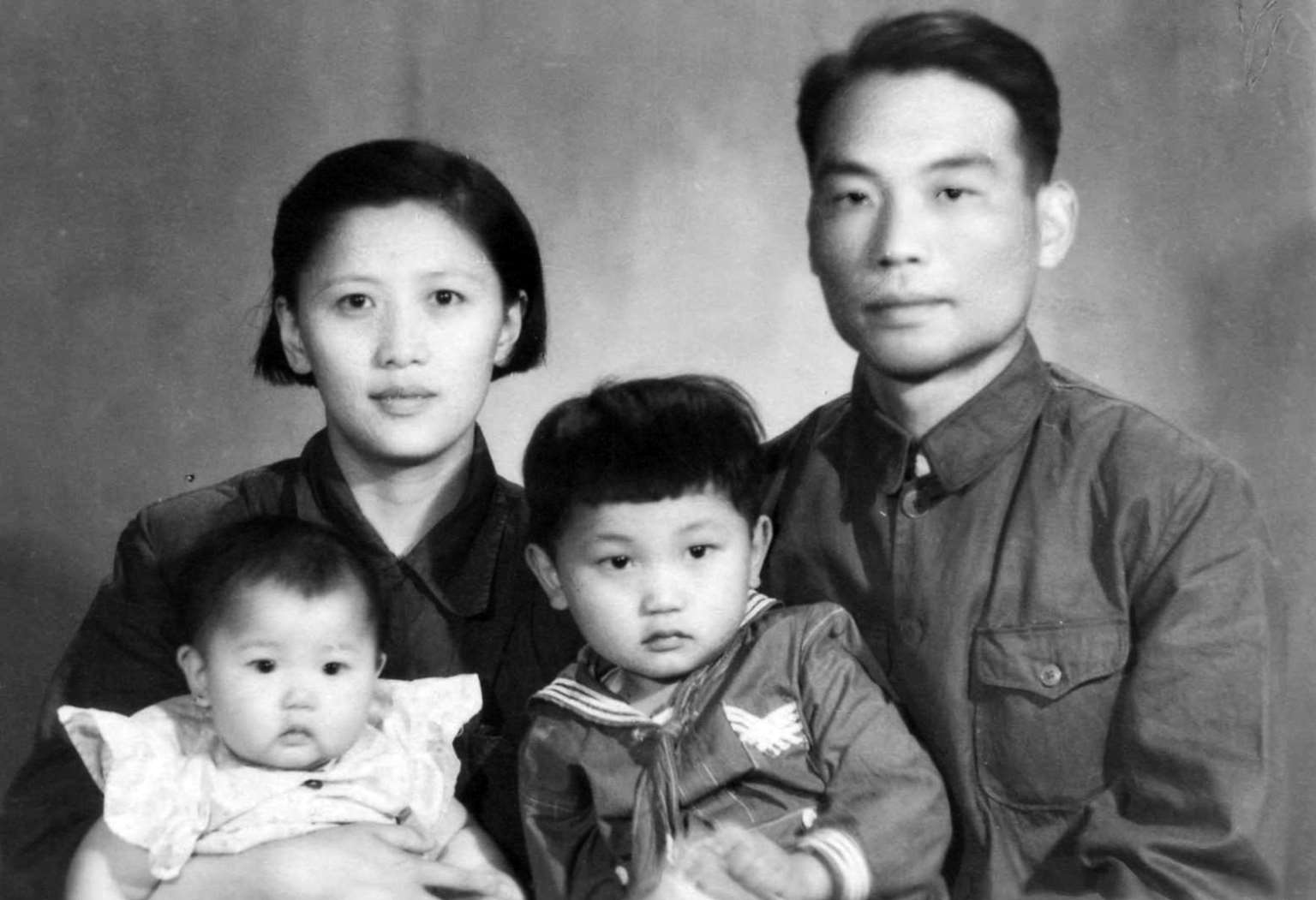 熊向晖：潜伏胡宗南身边，获偷袭延安密报，身