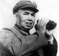 55年大授衔：主席不当大元帅，粟裕等让帅自降级