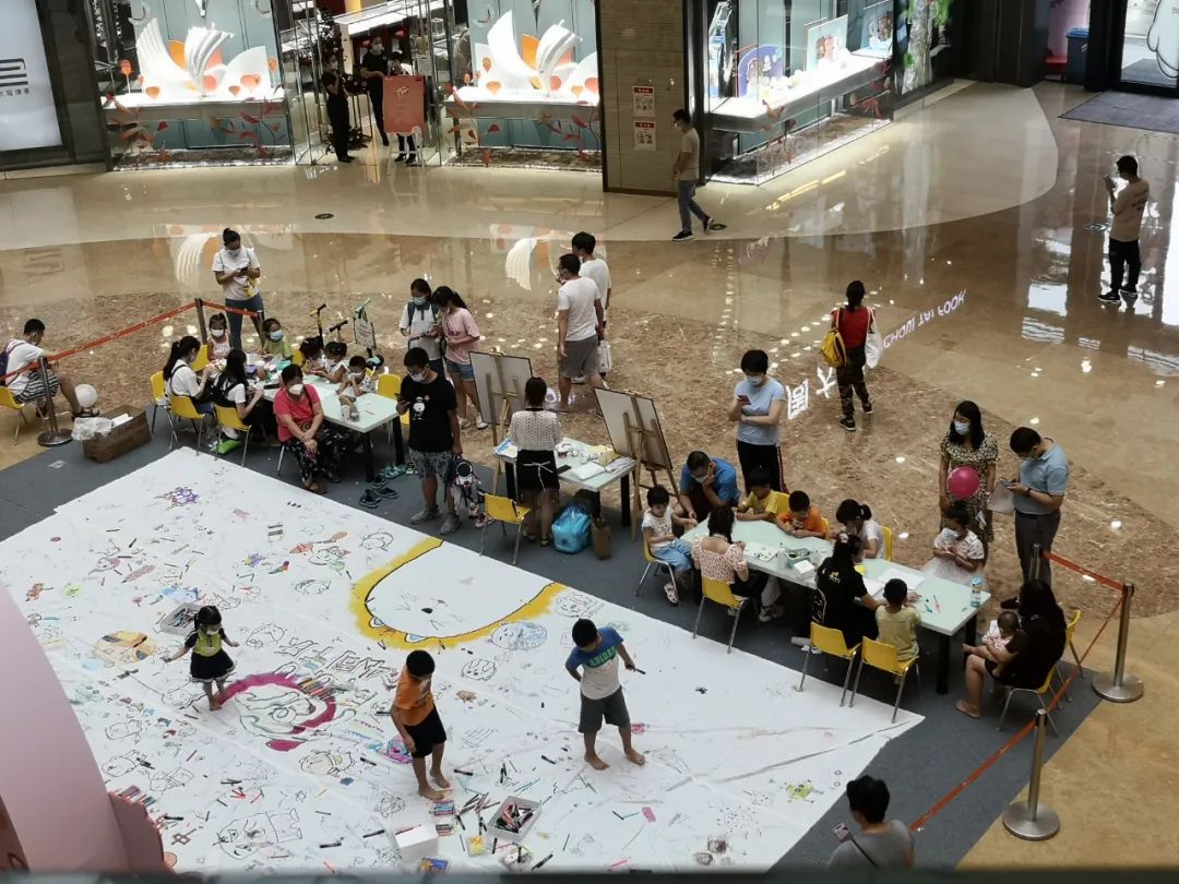 开业4年，近30家空铺围挡...深圳这个商场太惨了