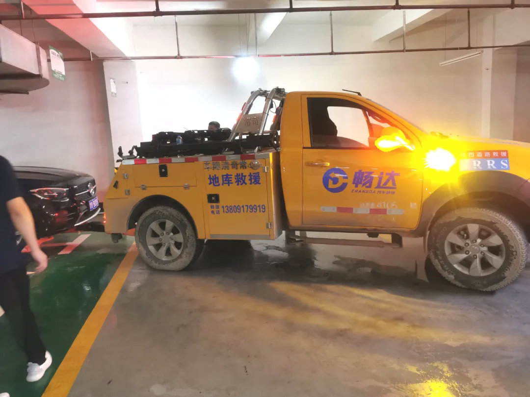 小李补胎9天义务帮助郑州洪灾中4700余辆车摆脱困境