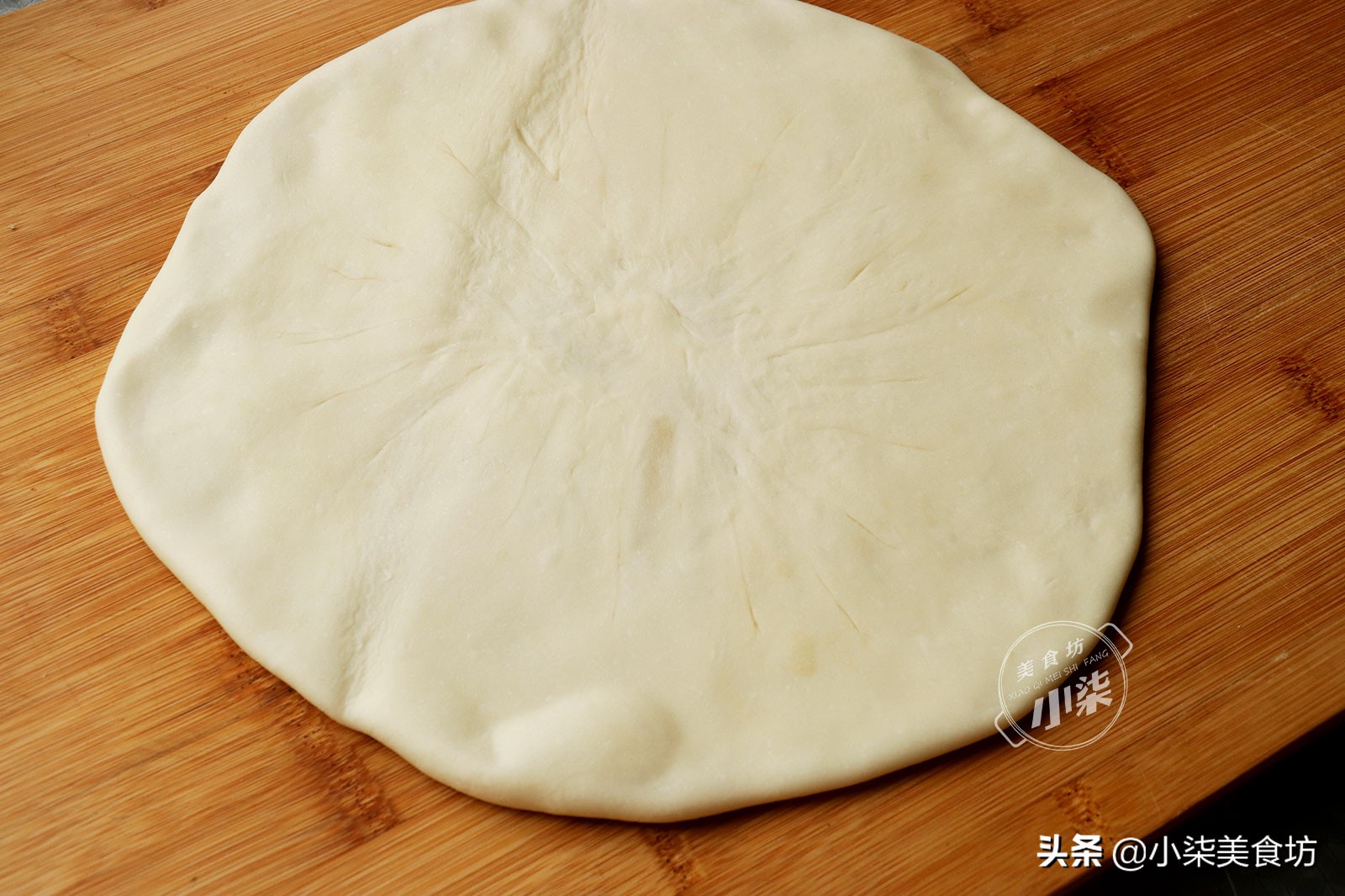 一口酥，做法简单无难度，外酥里软一口一个，越吃越香，太解馋了