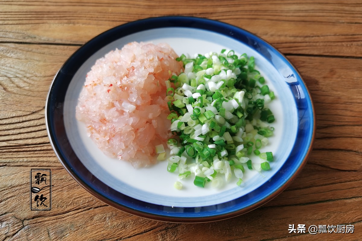 吃馄饨，这馅鲜美又解馋，留恋舌尖的味道难忘，早餐夜宵都惦记着