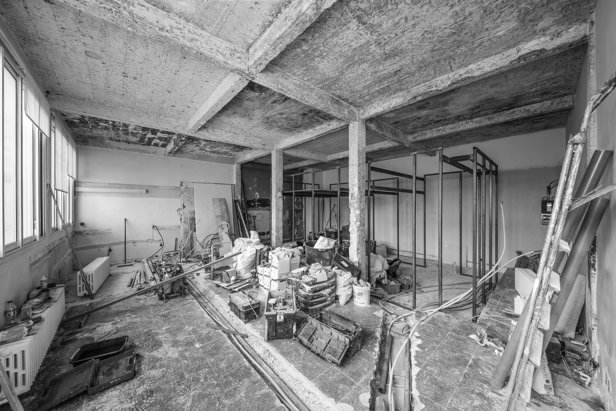 81m²巴黎公寓没有隔墙，一个中岛盒子藏起三室一卫