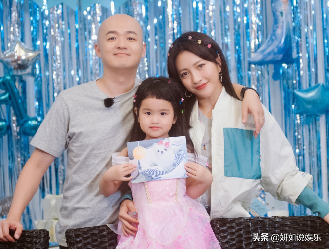 包貝爾女兒悄咪咪長大，五官越長越精緻，顏值開始朝包文婧靠攏