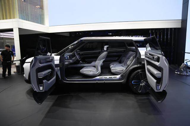 一个月卖出3万台！中国吉利造出国产“路虎”，