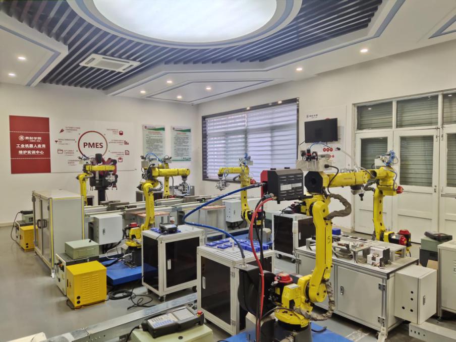 青岛专门教工业机器人的学校推荐