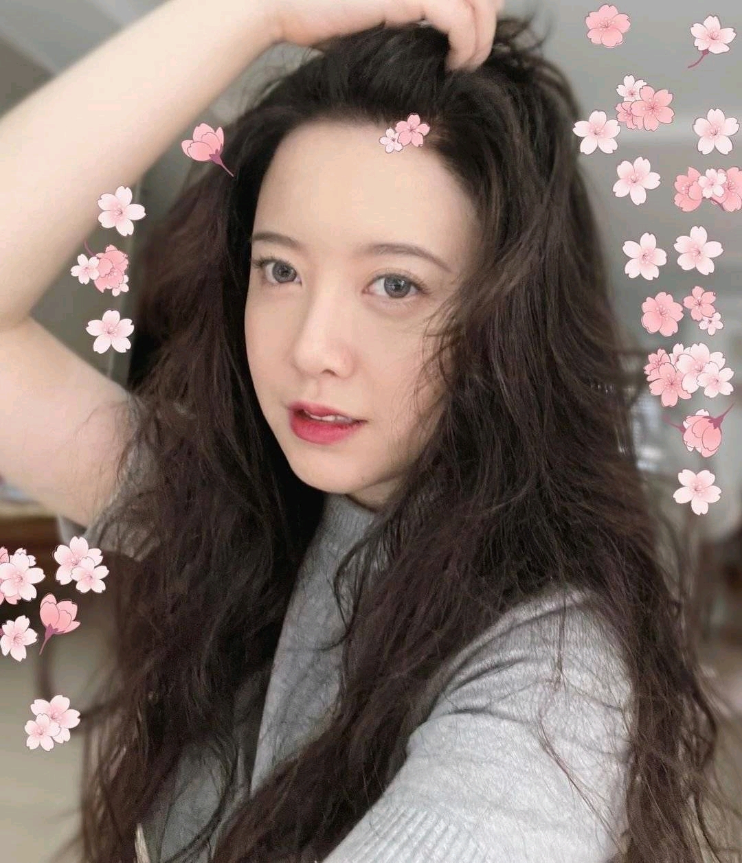 具惠善精神勝利？ 熬夜工作，嘴唇都開裂，露出的胳膊又是怎麼回事