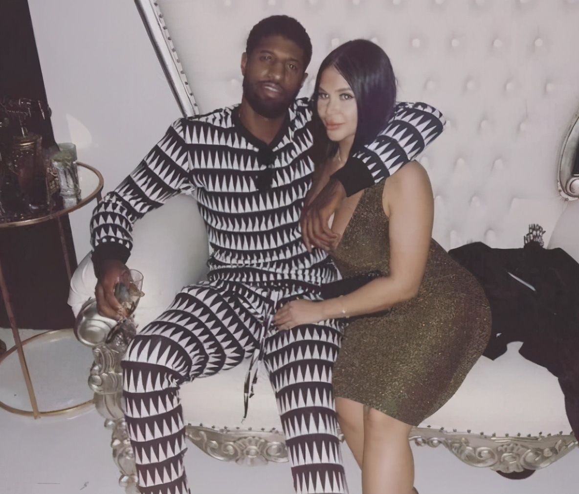 恭喜！喬治海邊求婚女友成功，性感灰姑娘苦戀7年正式上位！-黑特籃球-NBA新聞影音圖片分享社區