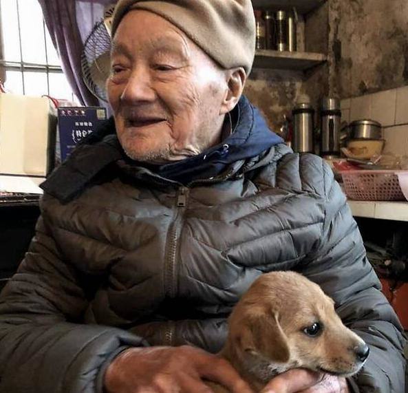 98岁抗战老兵一生未娶，难忘75年前日本女友，希望死前能再见一面