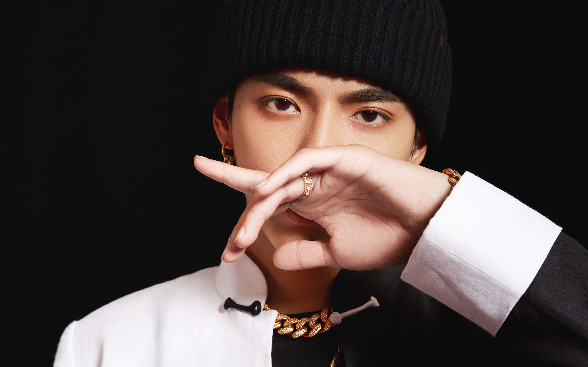 为什么“天使女孩”鹿依否认和吴亦凡交往？原因可能在吴亦凡身上