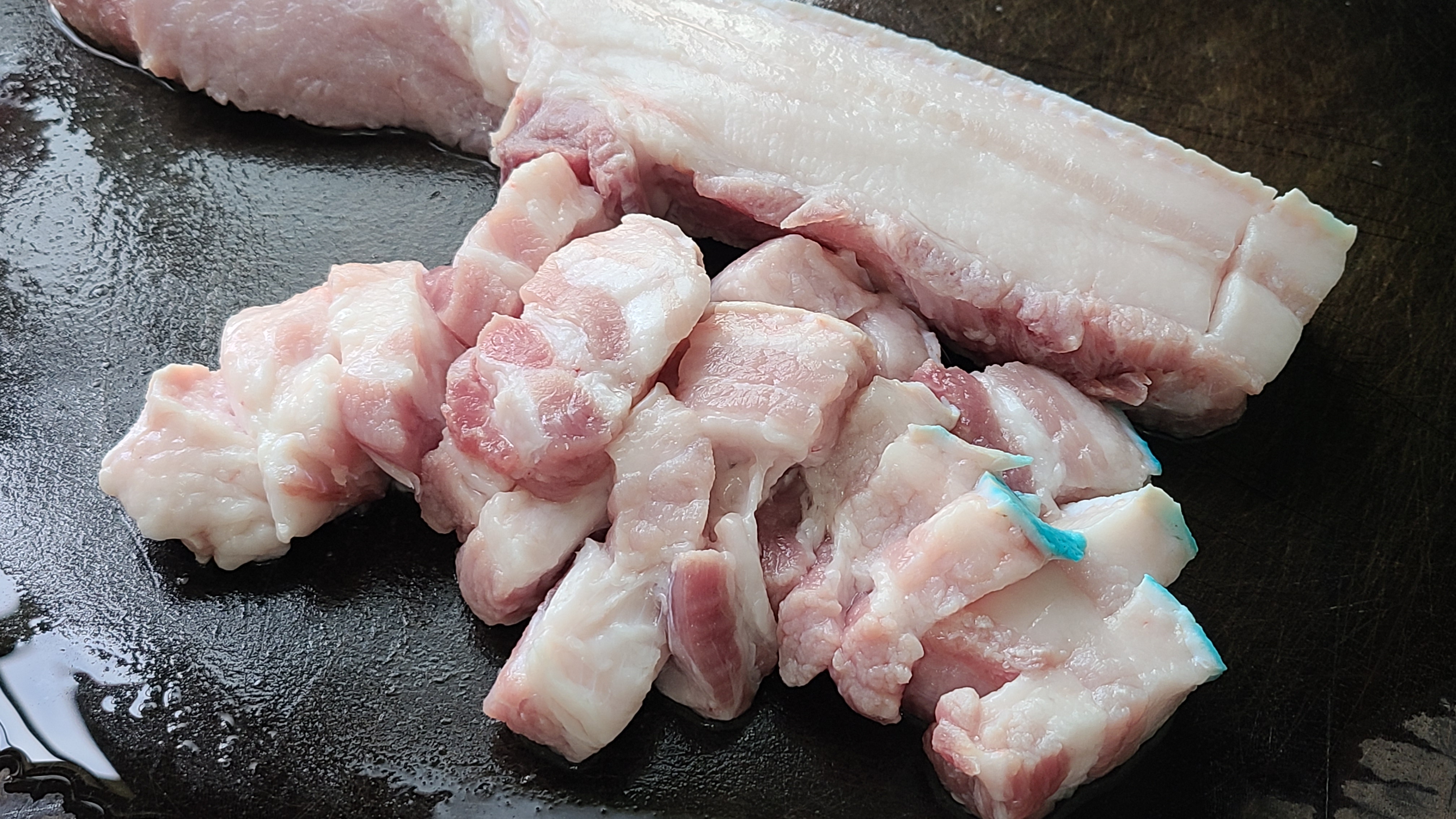 五花肉吃得多了，還是這種家常做法好吃，簡單下飯又營養