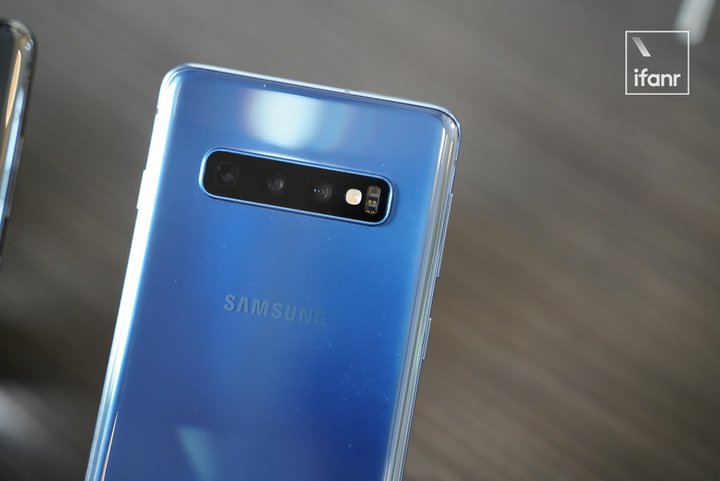 三星 Galaxy S10 首发体验：标杆旗舰有两种，三星属于后一种