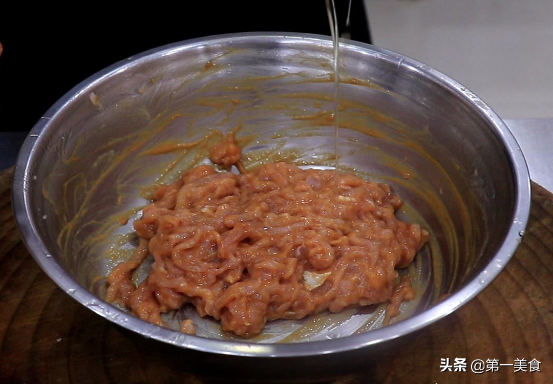 图片[6]-【鱼香肉丝】做法步骤图 原来肉丝滑油很关键 厨师长教你烹饪-起舞食谱网