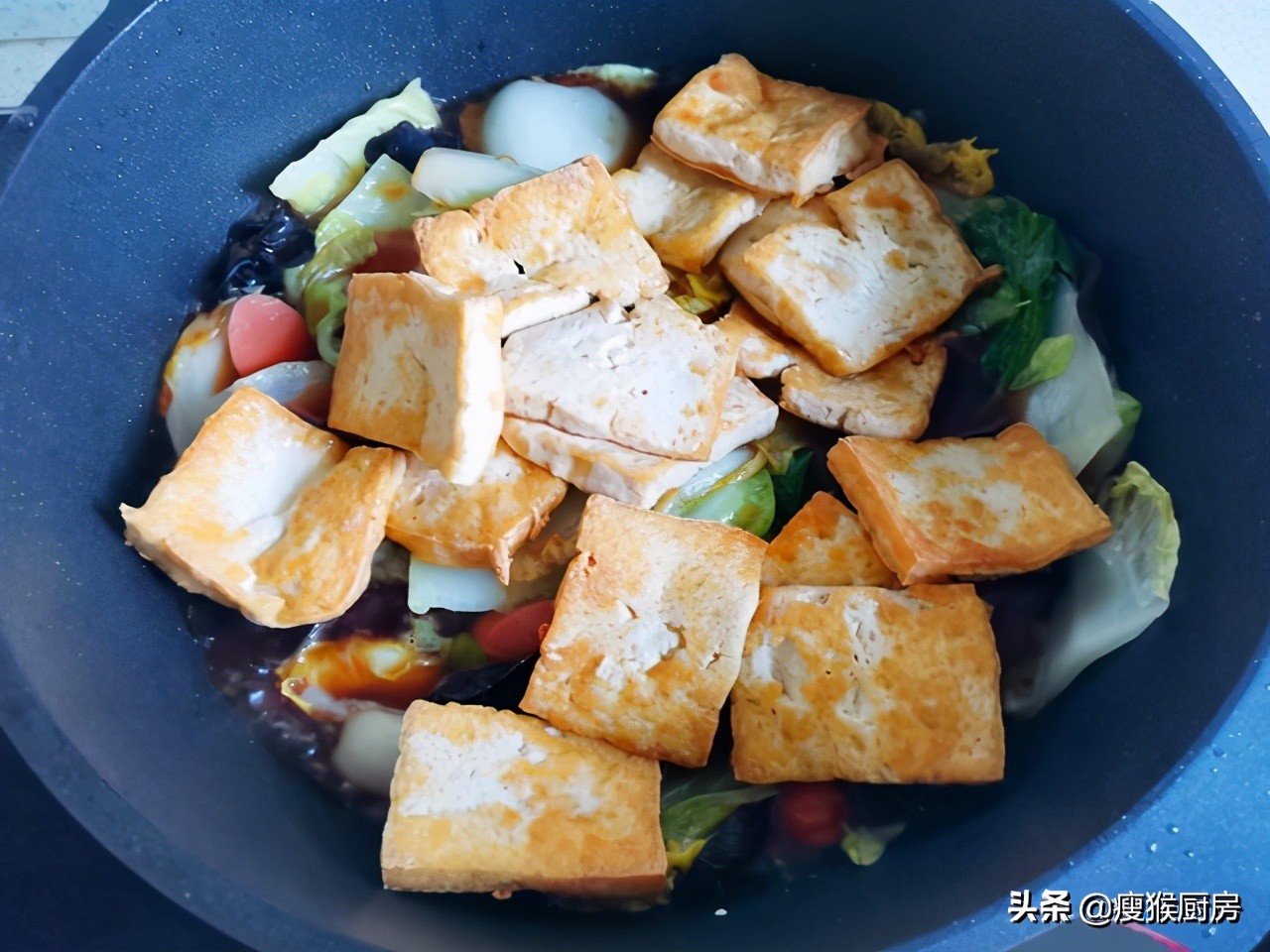 白菜炖豆腐，我家都是这样做，不加一滴水，每次上桌连汤汁都抢光-第11张图片-农百科