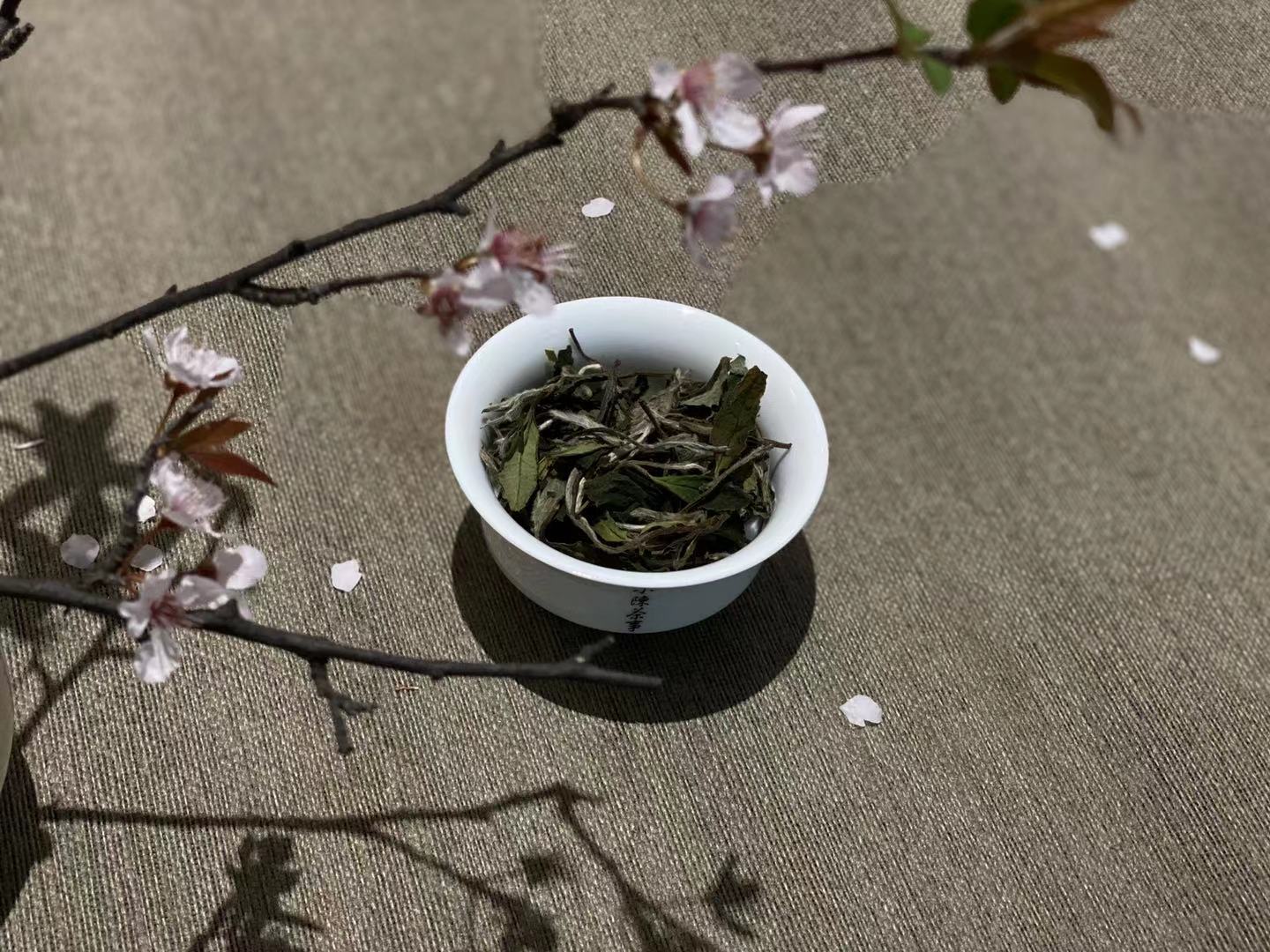 绿茶买龙井，红茶买金骏眉，白茶买老白茶，追着名气买茶有错吗？