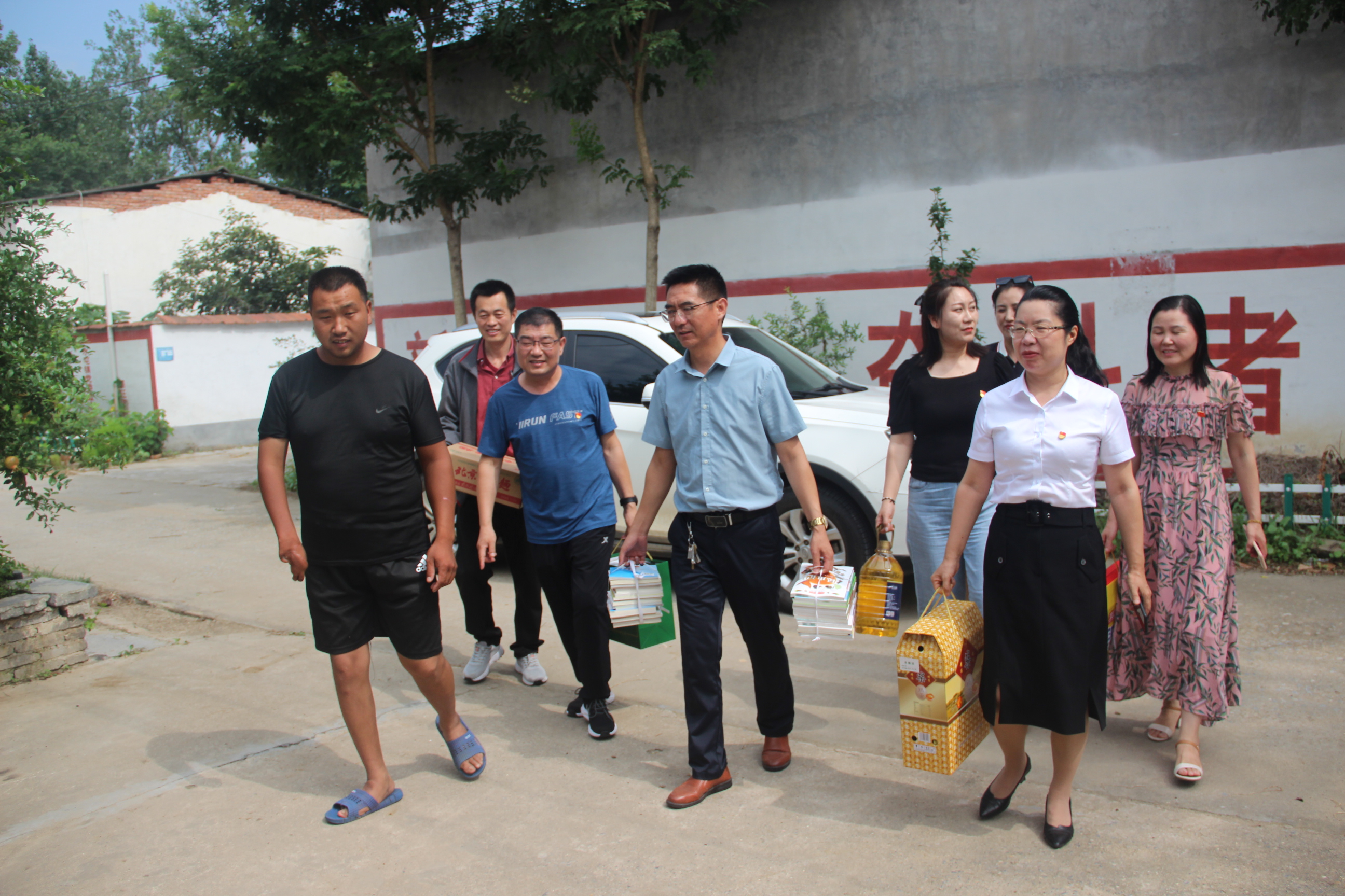 駐馬店市第一小學(xué)——一篇“水滴籌”牽動(dòng)黨員心