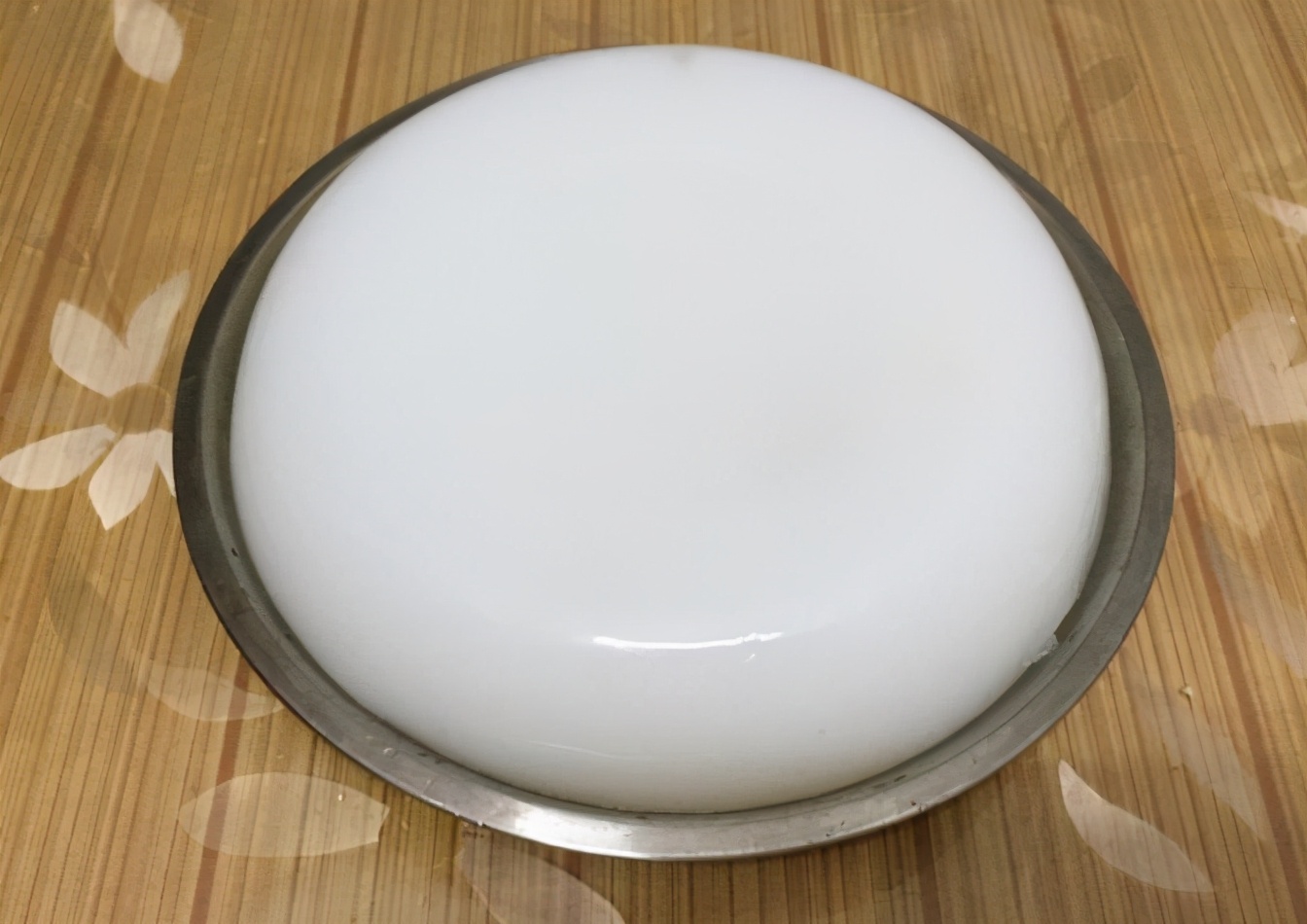 做涼粉，不要只用水，多加一種料，做好爽滑Q彈，滑溜溜好吃