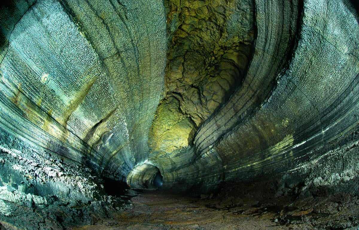 寬一公里長數十公里！月球巨大洞穴是誰挖的，能作人類基地？