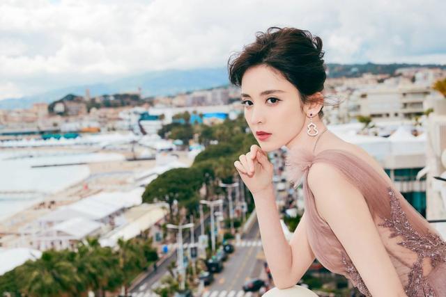 娜扎胖成富太太，张雨绮被质疑怀孕，女星胖起