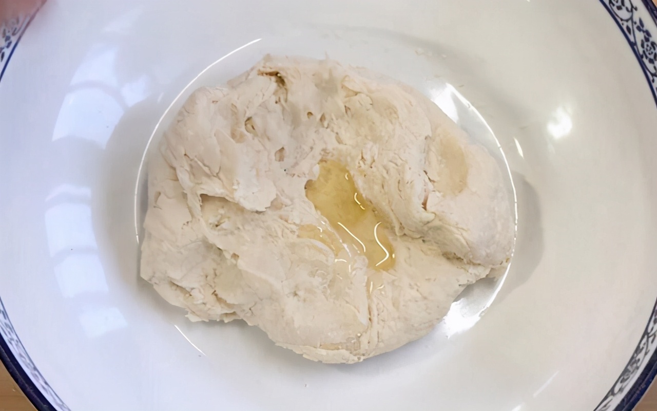 快過年了，蒸點五彩蔬菜饅頭過新年，鬆軟香甜，多彩多姿寓意好