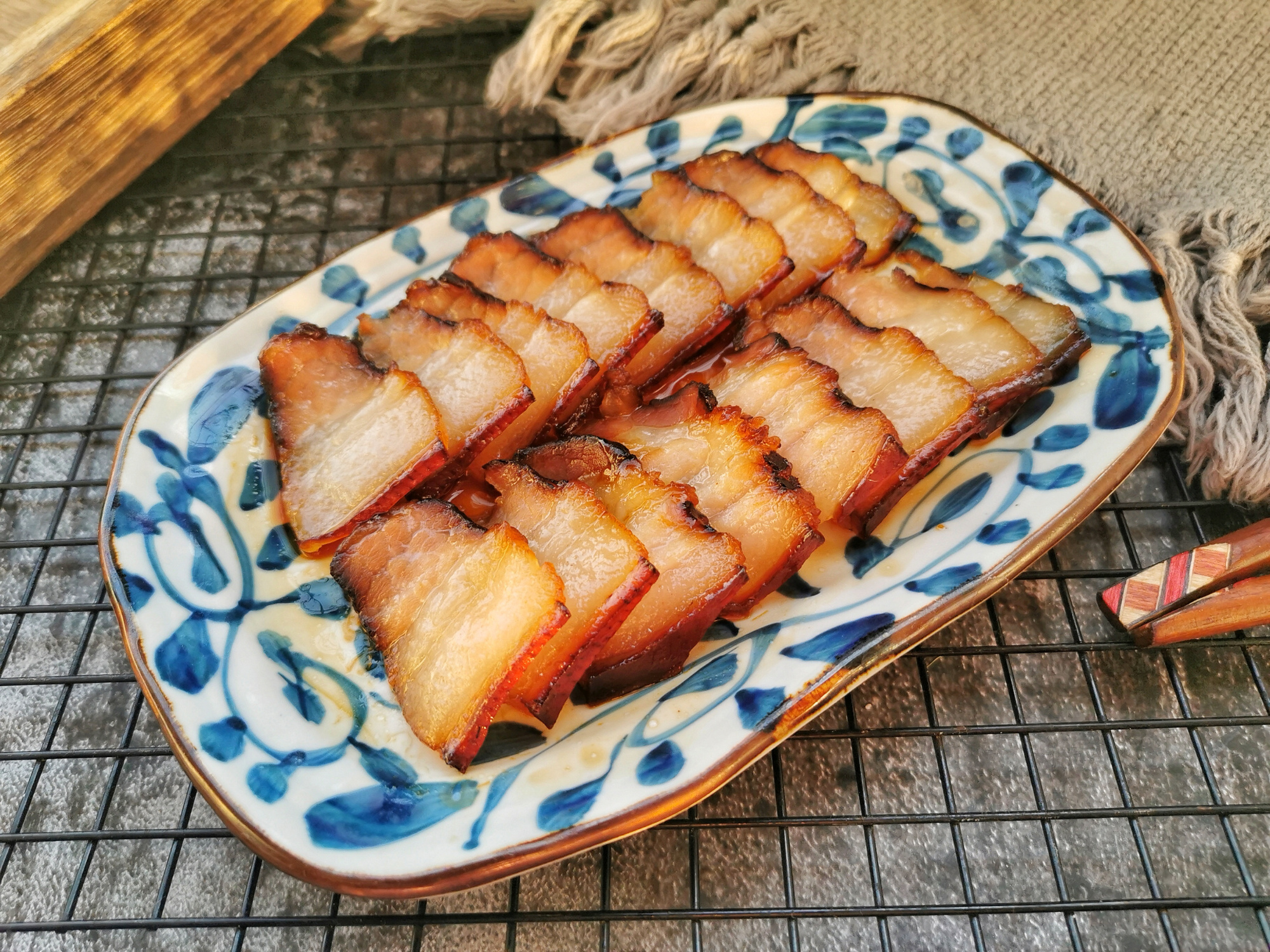 比臘肉好吃的醬油肉，簡單兩步就完成，無需煙熏，晶瑩剔透不油膩