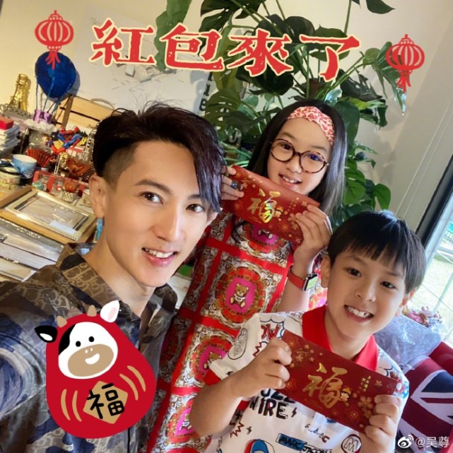 吳尊曬全家度假照表白：離不開家人，Neinei穿泳裝被讚超模