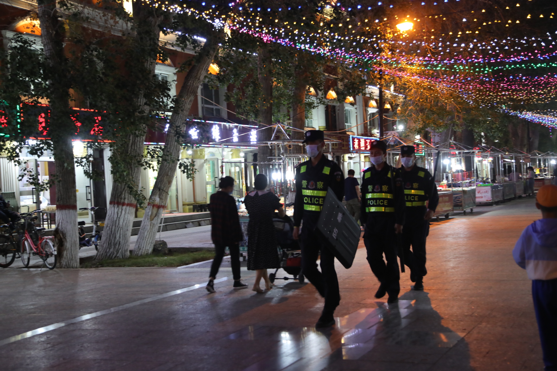 新疆布尔津：依托旅游强县精准打造“旅游服务型”公安队伍