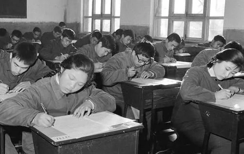 1977年恢复高考后，考题到底“长啥样”？网友：