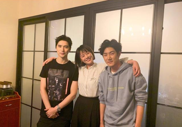 虞书欣追星，张子枫追星，看到马思纯追星：追