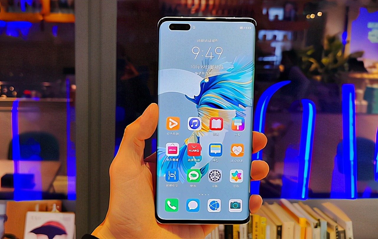 华为公司Mate40Pro ：可否被称作“机皇”？