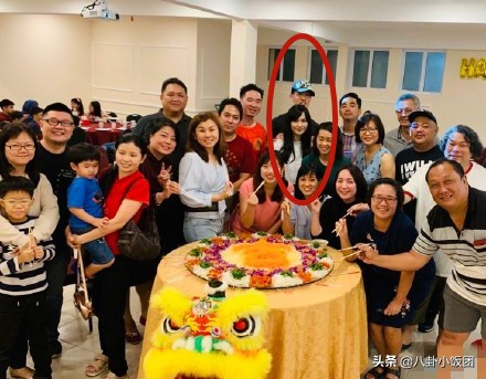 Wu Zun basks in the party with the classmate to illuminate, group photo resembles two acting people however, netizen: Boil the classmate into dad