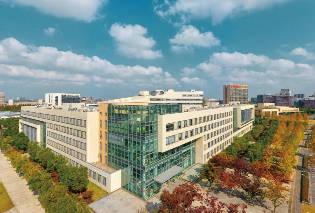 2021中国大学本科新生与毕业质量排行榜,前四是清华、上科大、北航、北大