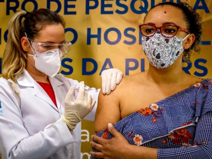 外國專家質疑：既然中國已經控制住病毒，為何還力推新冠疫苗？