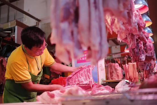 中国生猪交易市场今日热点：猪价单日跌幅最大