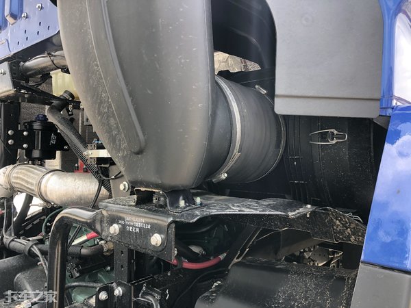 比8X4车型多拉1.2吨货，江淮格尔发K5W 8X2载货车拉