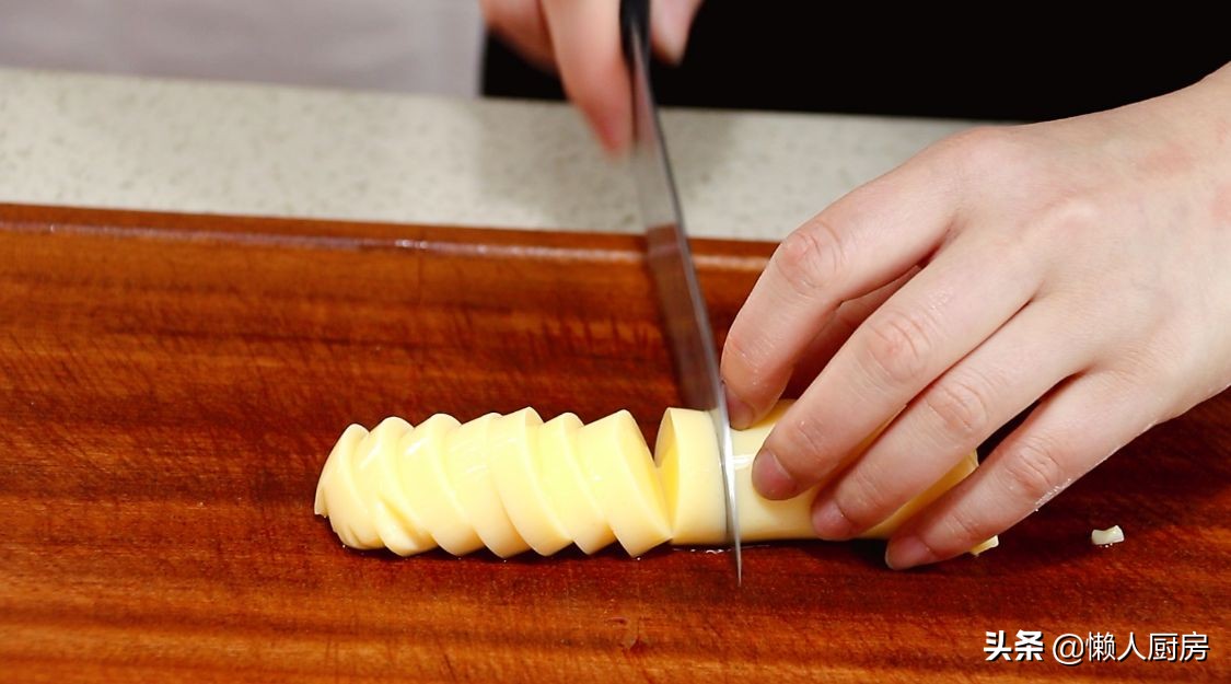 蒸雞蛋，別只會用老一套，加點它們，雞蛋又嫩又滑，擺盤又好看