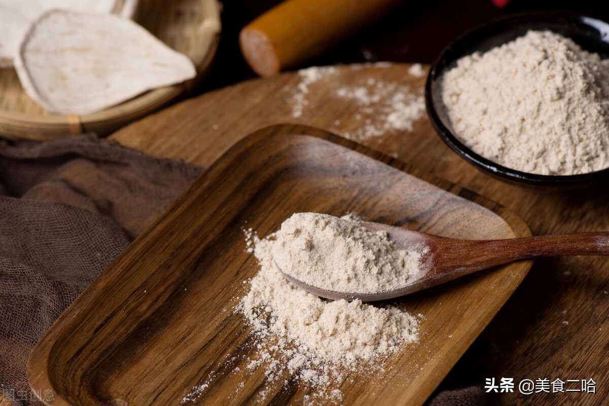 愛吃腸粉不用買，家裡有盤子就能做出來，腸粉透亮筋道，不會斷裂