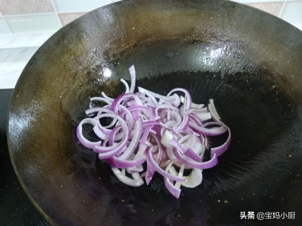 鸡胸肉这样做，能当零食能当下酒，12块钱能做两大盘，可香了